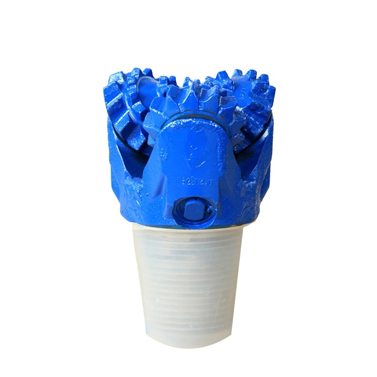 5 5/8"IADC126橡胶密封钢齿三牙轮钻头