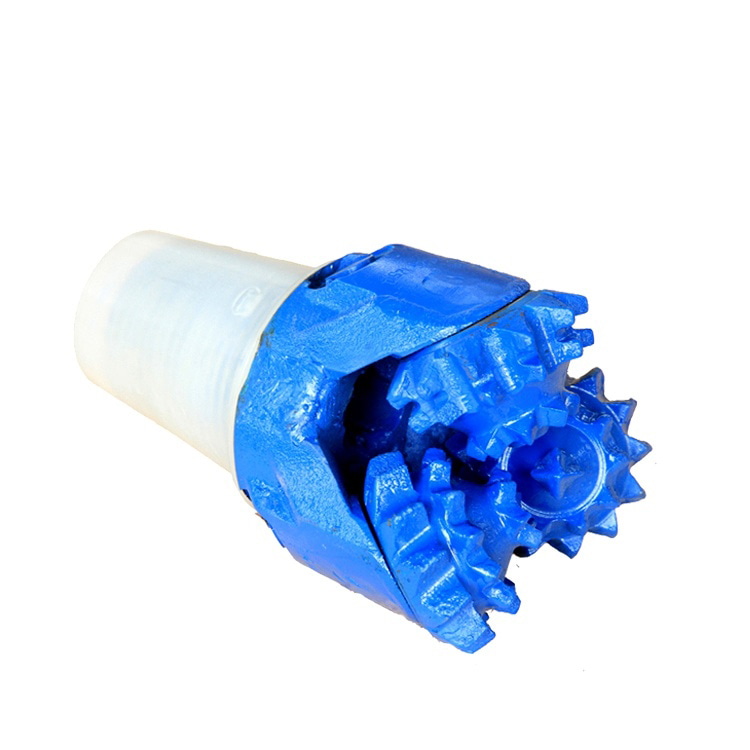 5 5/8"IADC126橡胶密封钢齿三牙轮钻头